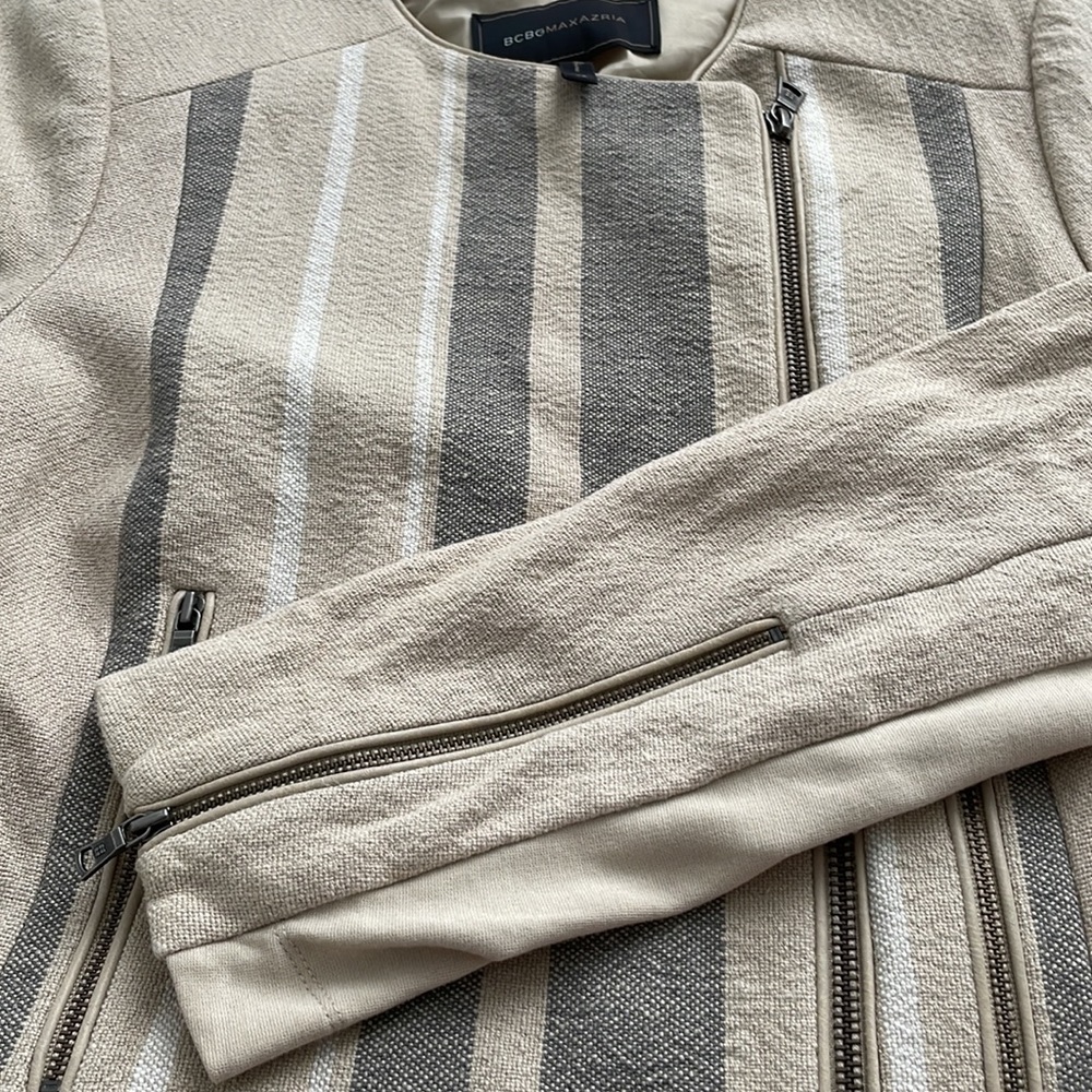 BCBG MAXAZRIA BLAZER